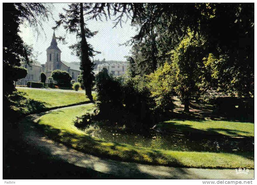 Carte Postale 23.  Gueret  Quartier De L'église Et Le Jardin Public Trés  Beau Plan - Guéret