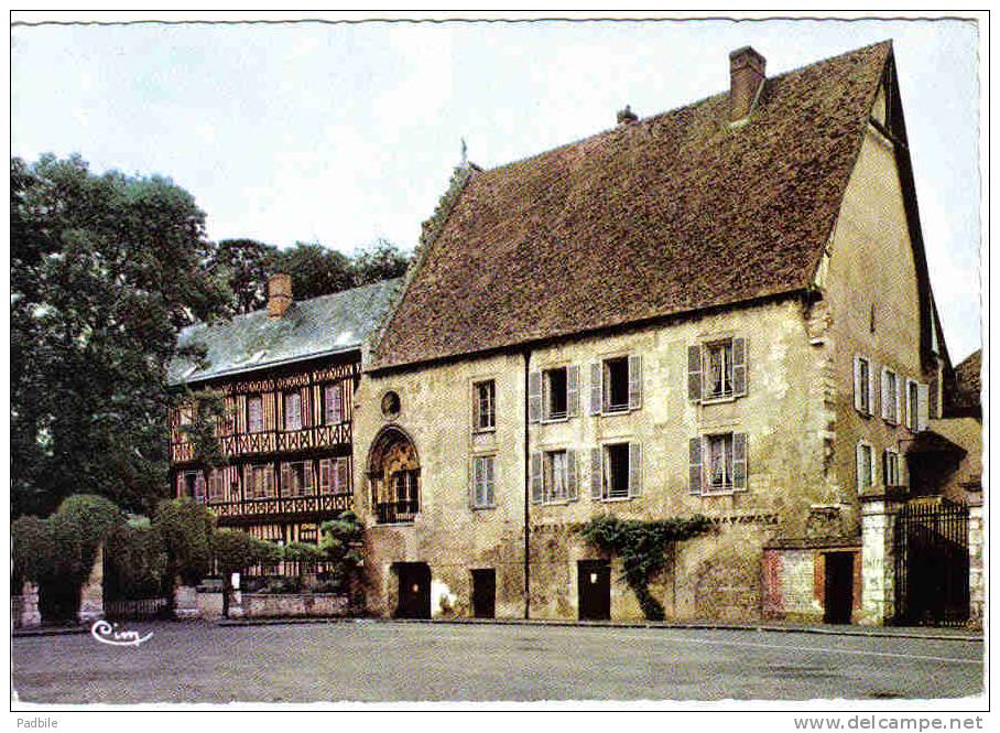 Carte Postale 27. Le Neubourg   Le Vieux Chateau Trés  Beau Plan - Le Neubourg