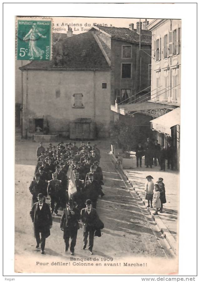 CPA---38----LA TOUR-du-PIN----LES "ANCIENS Du TRAIN"----DEFILE - La Tour-du-Pin