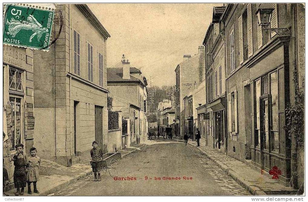 92 - HAUTS De SEINE - GARCHES - GRANDE RUE - PAPETERIE MARCHAND De JOURNAUX - Edit. FLEURY 9 - Garches