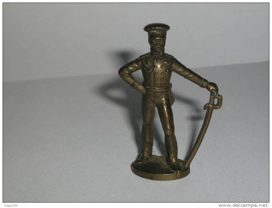 KINDER METAL CAPITAINE AVEC SON SABRE - Metallfiguren