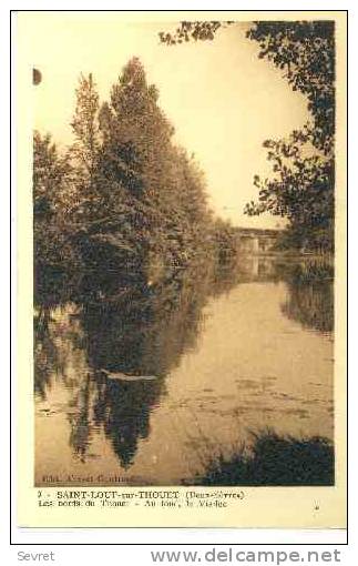 ST LOUP Sur THOUET- Les Bords Du Thouet Au Fond Le Viaduc - Saint Loup Lamaire