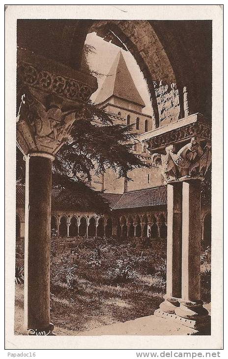 82 - Abbaye De Moissac - Une Arcade Des Galeries Et Le Clocher (cloîtres), XIIe-XIIIe S. - Moissac