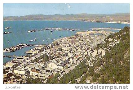 GIBRALTAR . THIS FINE VIEW OF THE TOWN AND HARBOUR...... - Gibilterra