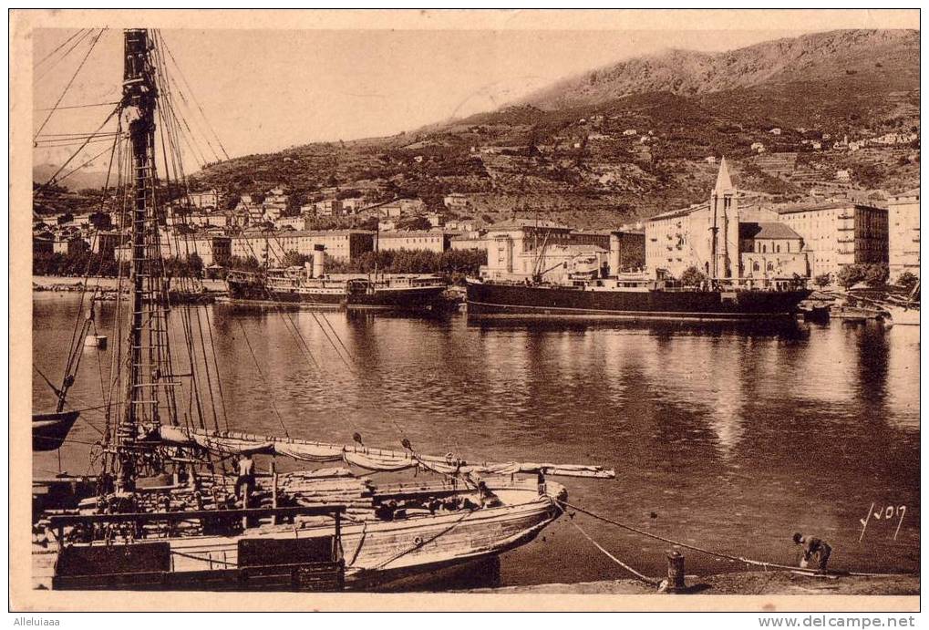 CPA Belle Carte BASTIA - Le Nouveau Port -  Animée Voilier Bateau - Corse