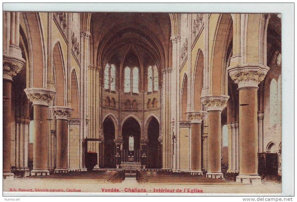 SUPERBE CPA..DE..CHALLANS..BELLE VUE DE L´INTERIEUR DE L EGLISE.. - Challans