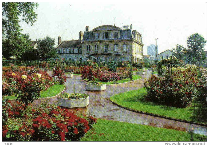 Carte Postale 93. Gagny  La Roseraie Place Des Fêtes Trés  Beau Plan - Gagny