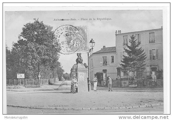 93 )FL) AULNAY SOUS BOIS, Place De La République, Animée, Sourire D'avril édition, - Aulnay Sous Bois