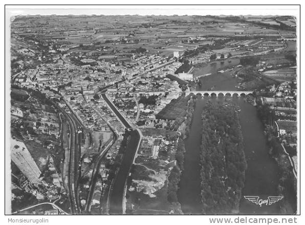 82 )FL) MOISSAC, VUE AERIENNE, CPSM 150 X 105, Artaud édit - Moissac