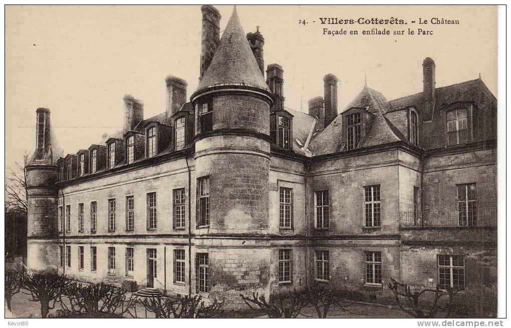 02 VILLERS COTTERETS Le Château Façade En Enfilade Sur Le Parc - Villers Cotterets