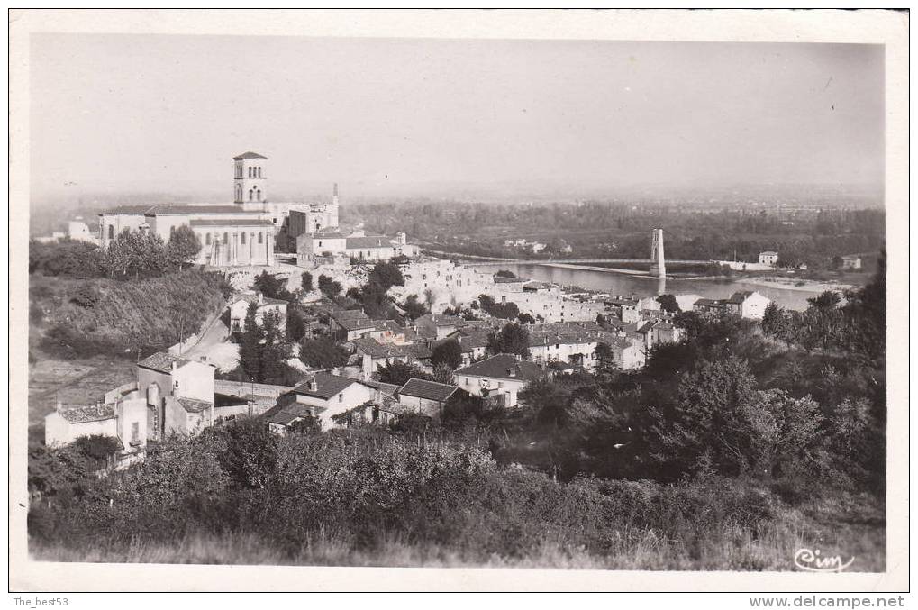 8518   -    La Voulte Sur Rhône   -   Vue Panoramique, Côté Sud Avec Eglise Et Chateau - La Voulte-sur-Rhône