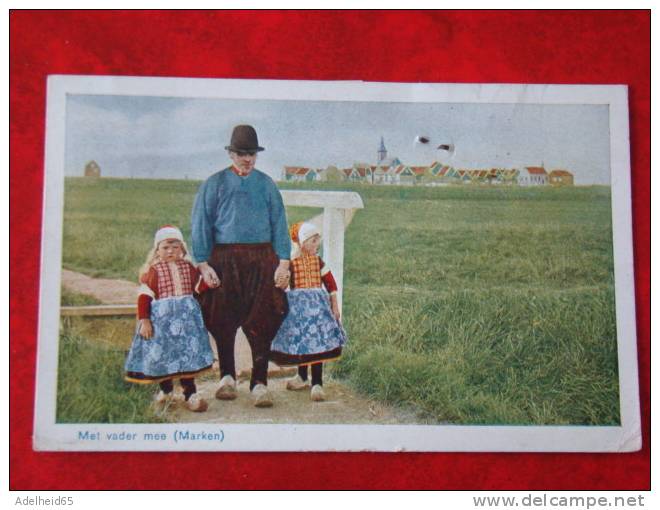 Marken (Holland) Boer Met Meisjes, Kinderen, Paysan Avec Filles, Enfants - Fermes