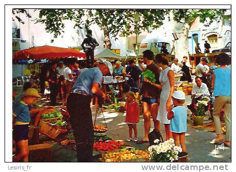 CP - PHOTO - VALLAURIS - PLACE DU MARCHE ET L´HOMME AU MOUTON DE PICASSO - YVON - ANIMEE - Vallauris