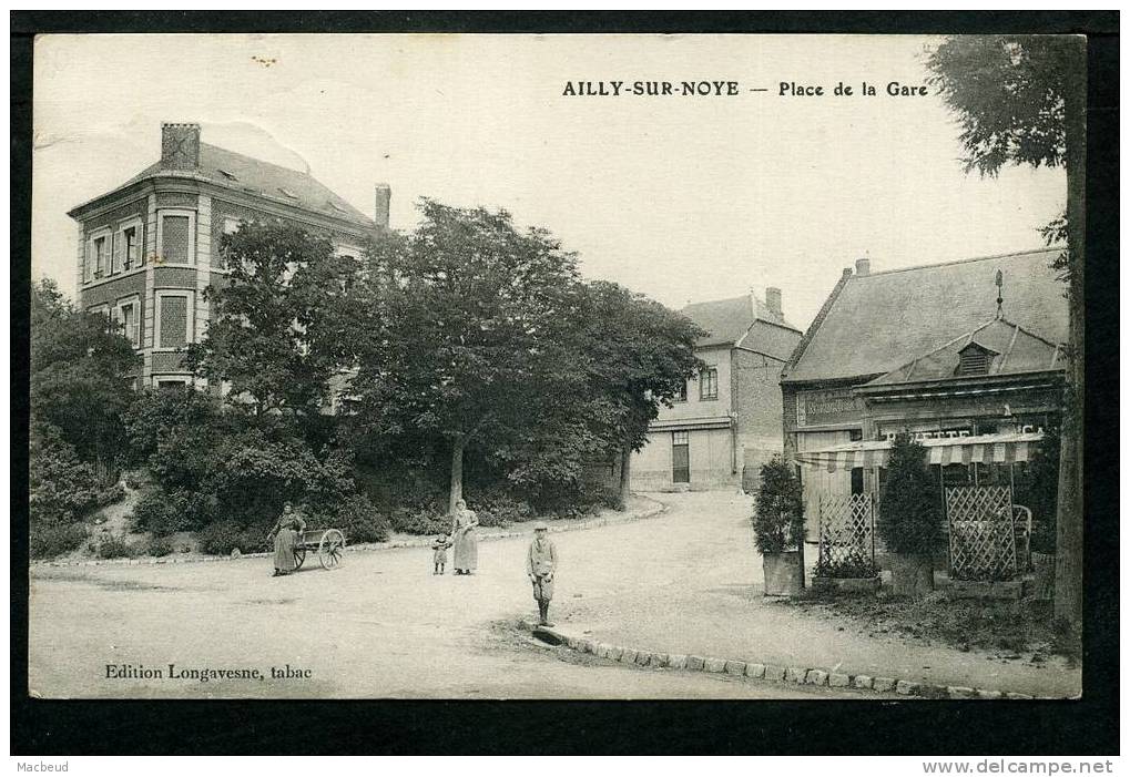 80 - AILLY SUR NOYE - La Place De La Gare - PETITE ANIMATION - Ailly Sur Noye