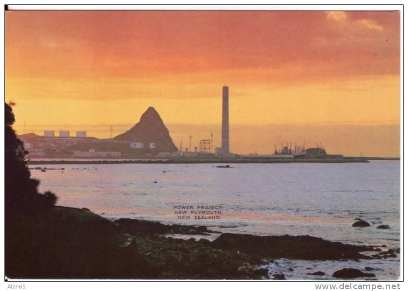 New Plymouth New Zealand, Power Project Gas Or Oil, Paritutu C1970s/80s Vintage Postcard - New Zealand