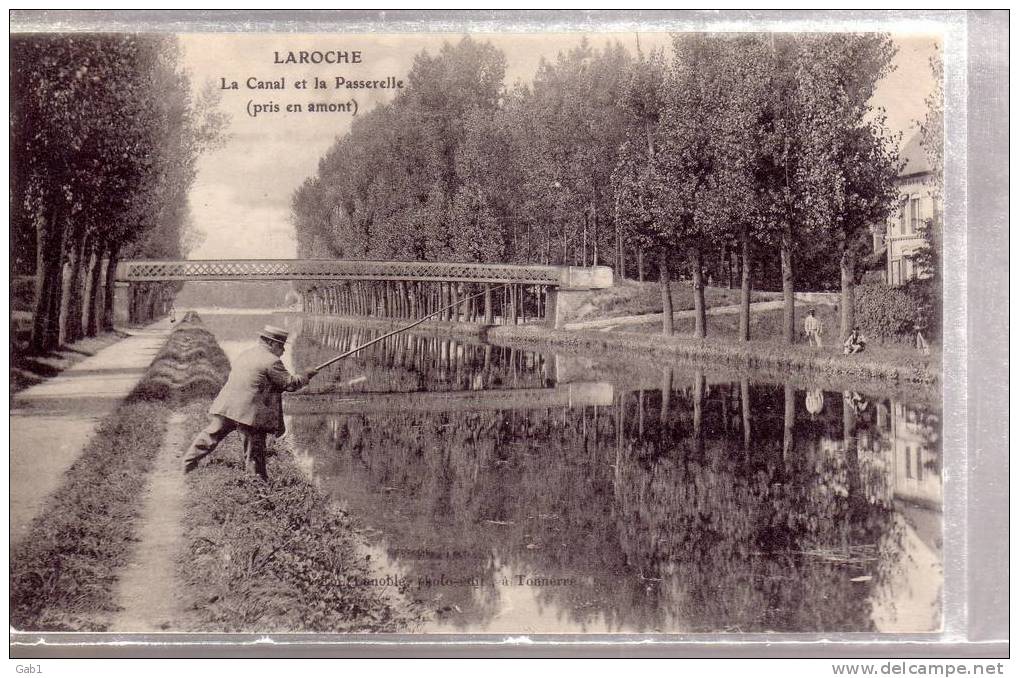 89 --- Laroche  --- Le Canal Et La Passerelle ( Pris En Amont ) - Laroche Saint Cydroine