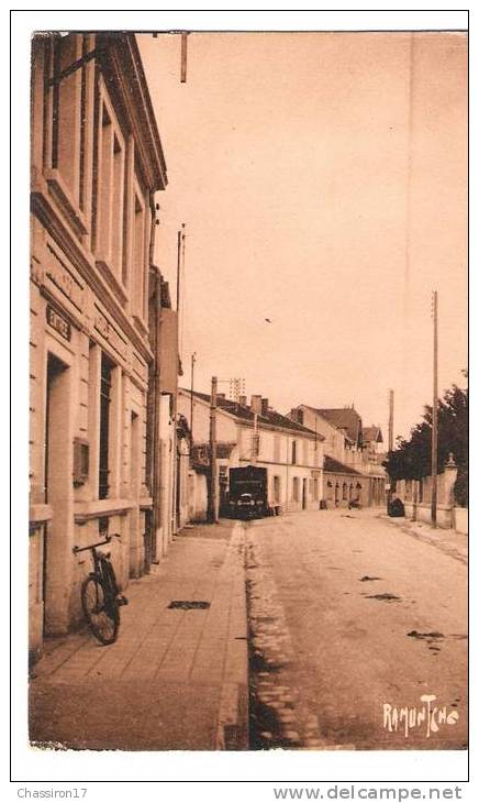 17 - BOURCEFRANC - Lot De 2 Cartes  -  Vers Les P. T. T.  - Camion Et Camionnette - Marennes