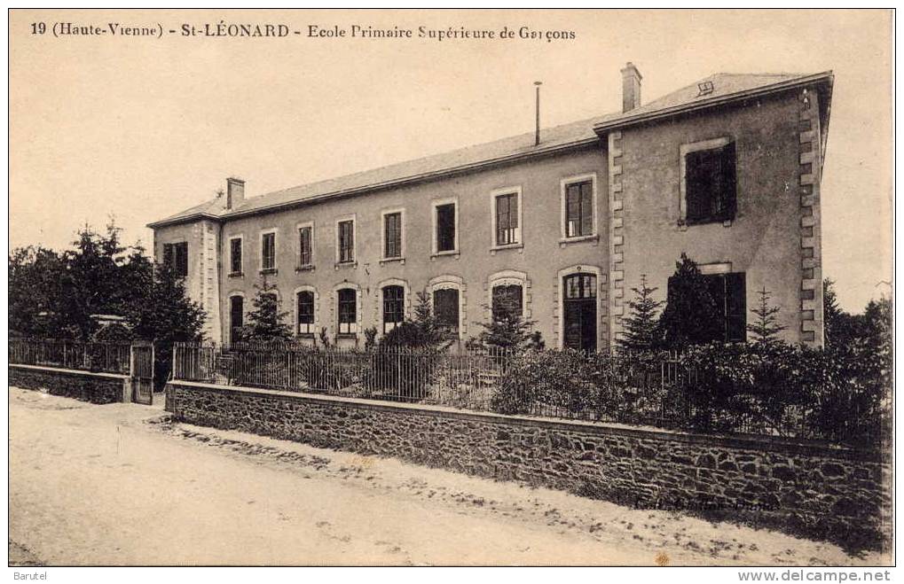 SAINT LEONARD - Ecole Primaire Supérieure De Garçons - Saint Leonard De Noblat