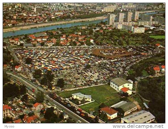 69 VAULX EN VELIN Vue Aérienne Du Super Marché Aux Puces Le Plus Grand De France 500 Commerces Divers - Vaux-en-Velin