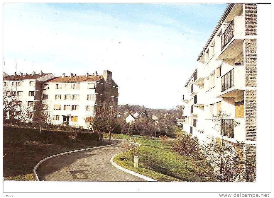 DOMONT RESIDENCE D'OMBREVAL REF 5203 - Domont