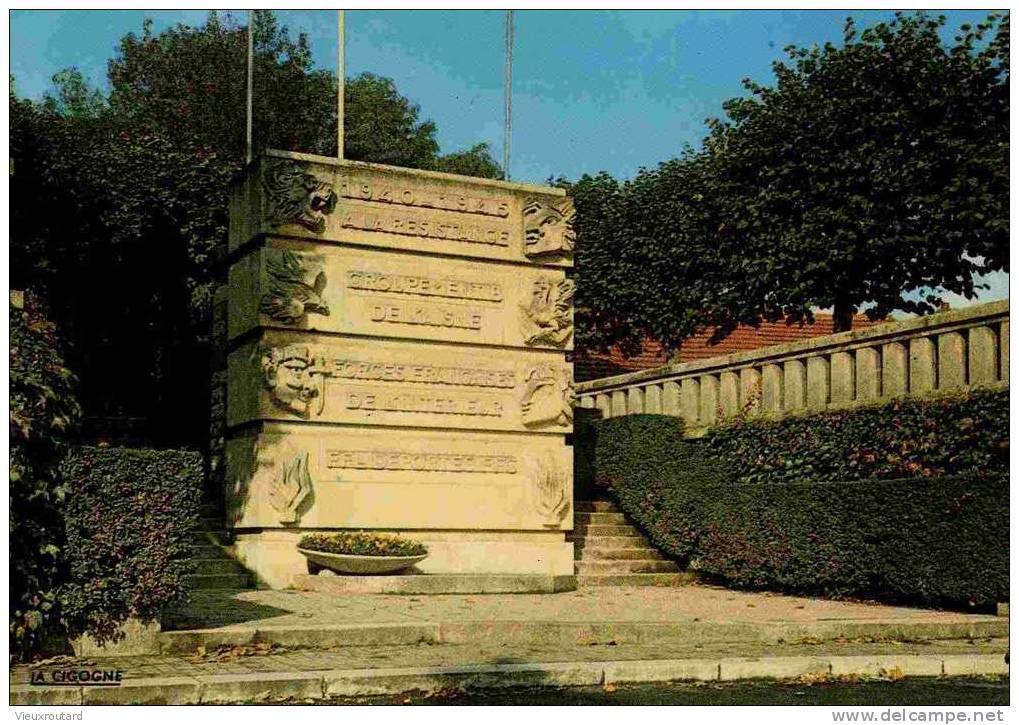 CPSM.  CHAUNY. LE MONUMENT COMMEMORATIF DE LA RESISTANCE (MRS. M. BERRY. ARCHICTECTE. A. BIZETTE-LINDET:; - Chauny