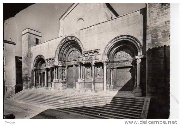 30 ST GILLES Eglise Abbatiale XII°siècle La Facade - Saint-Gilles