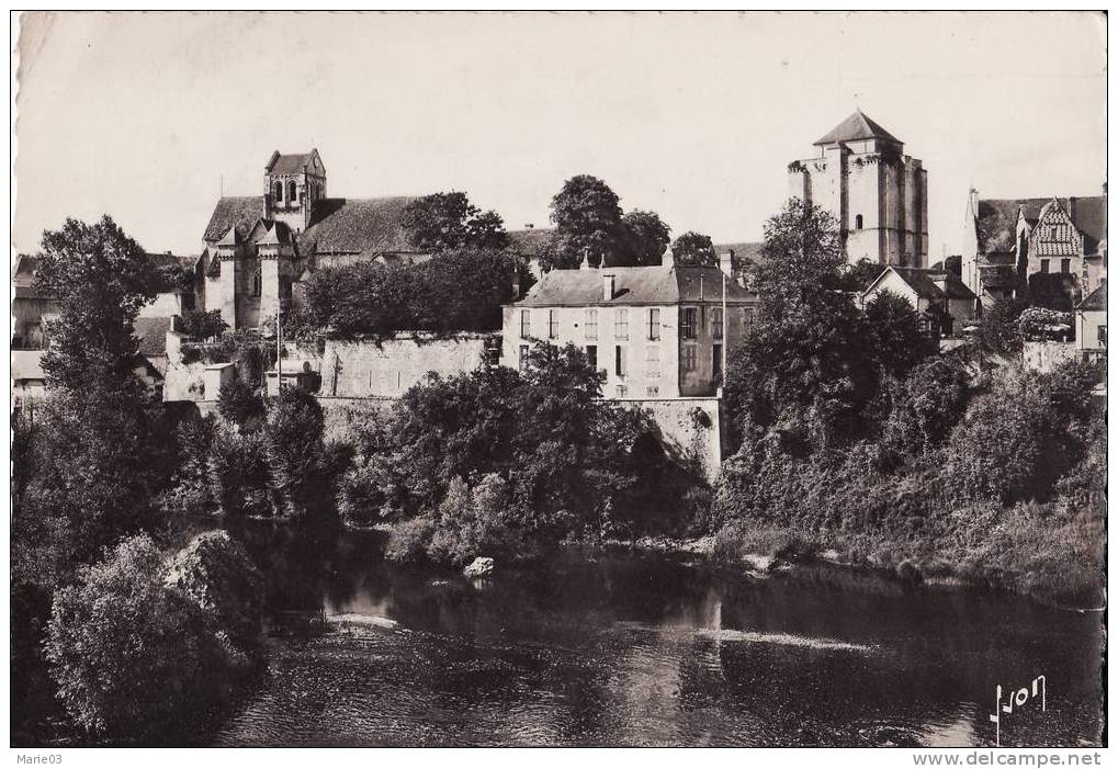 La Roche Posay - église Donjon Vieille Maison - Joli Carte - Circulée - 1947 - La Roche Posay