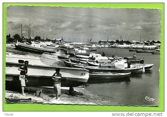 GUJAN- MESTRAS .  Port De LARROS - Gujan-Mestras