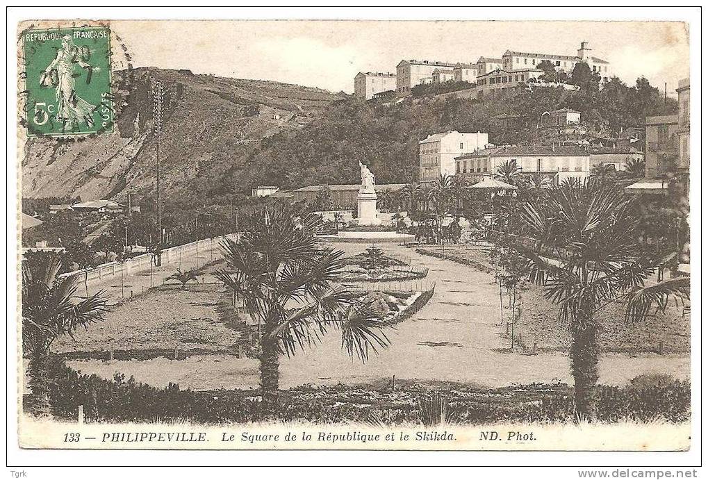 ALGERIE  PHILIPPEVILLE Le Square De La République Et Le Skikda - Skikda (Philippeville)