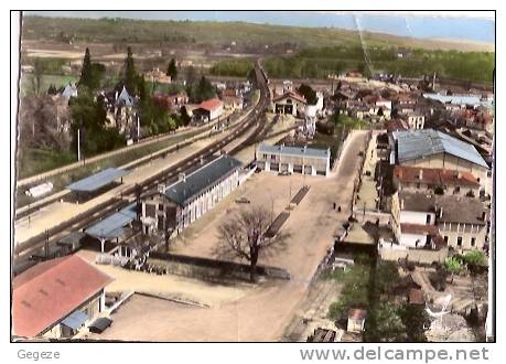 33 - LANGON - RARE  VUE AERIENNE De La GARE  CPM Format 10,5 X 15 - PLI - Langon