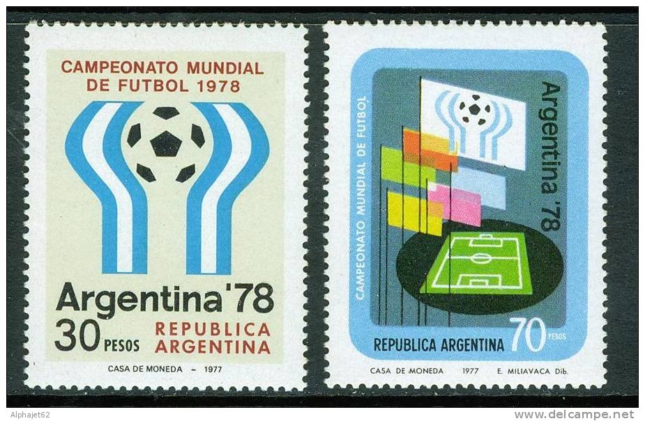 Sport: Football - ARGENTINE - Argentina 78 - Drapeaux, Terrain - N° 1081-1082 ** - 1977 - Ongebruikt