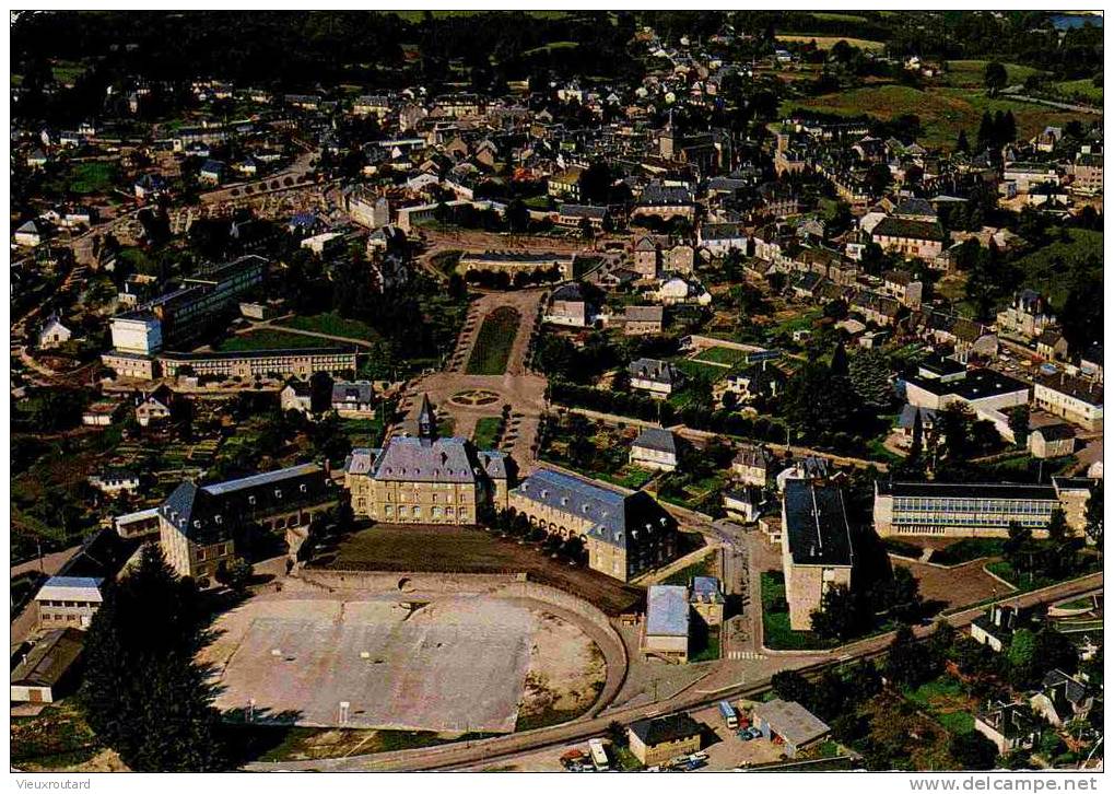 CPSM.  EGLETONS. VUE D´ENSEMBLE AVEC LE GROUPE SCOLAIRE ALBERT THOMAS. - Egletons