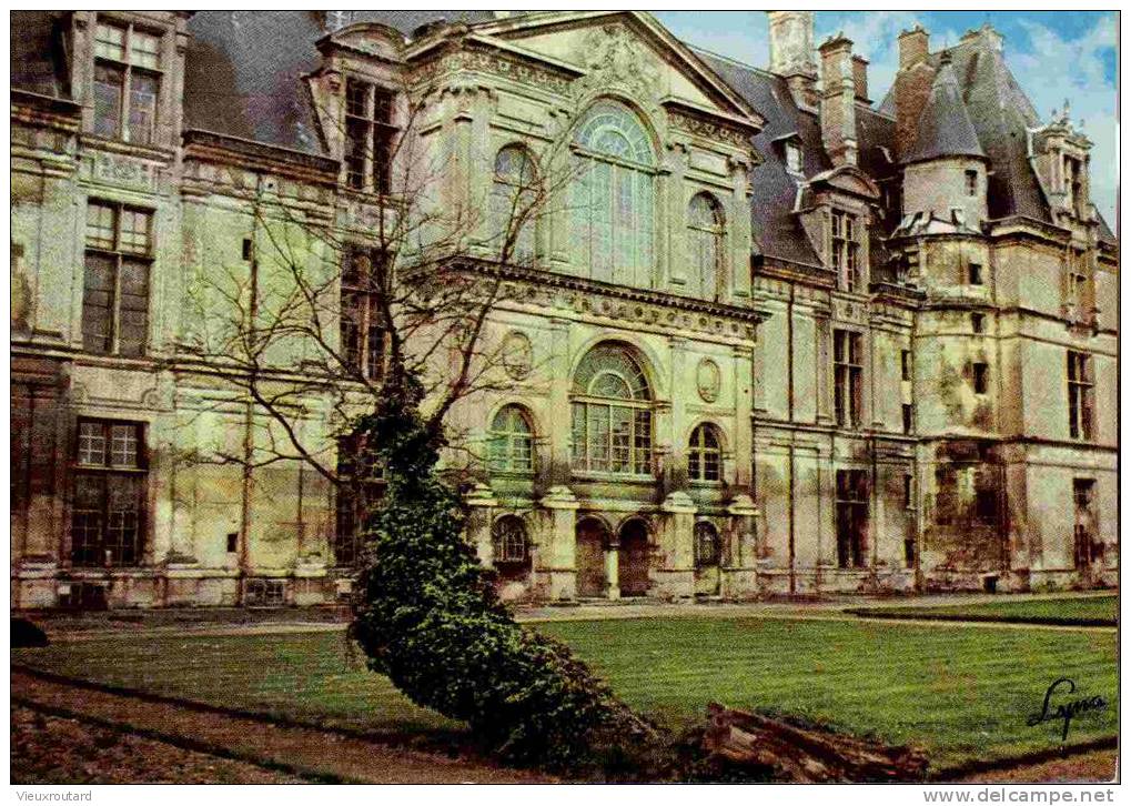 95 - CPSM, ECOUEN, CHATEAU XVI Siecle, FACADE NORD, TERRASSE - Ecouen