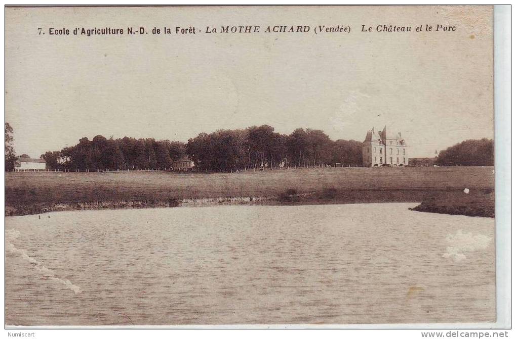 SUPERBE CPA..DE..LA MOTHE ACHARD..BELLE VUE DU CHATEAU ET DU PARC DE L ECOLE D'AGRICULTURE NOTRE DAME DE LA FORET.. - La Mothe Achard