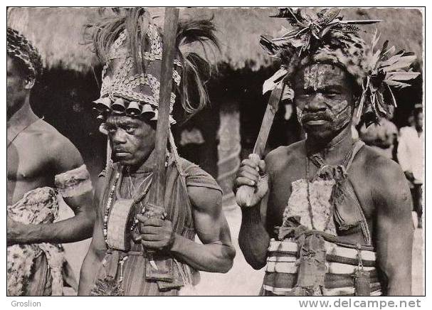 COTE D'IVOIRE 6 DANSEURS COSTUMES DE PARADE (SUPERBE PLAN) - Costa De Marfil