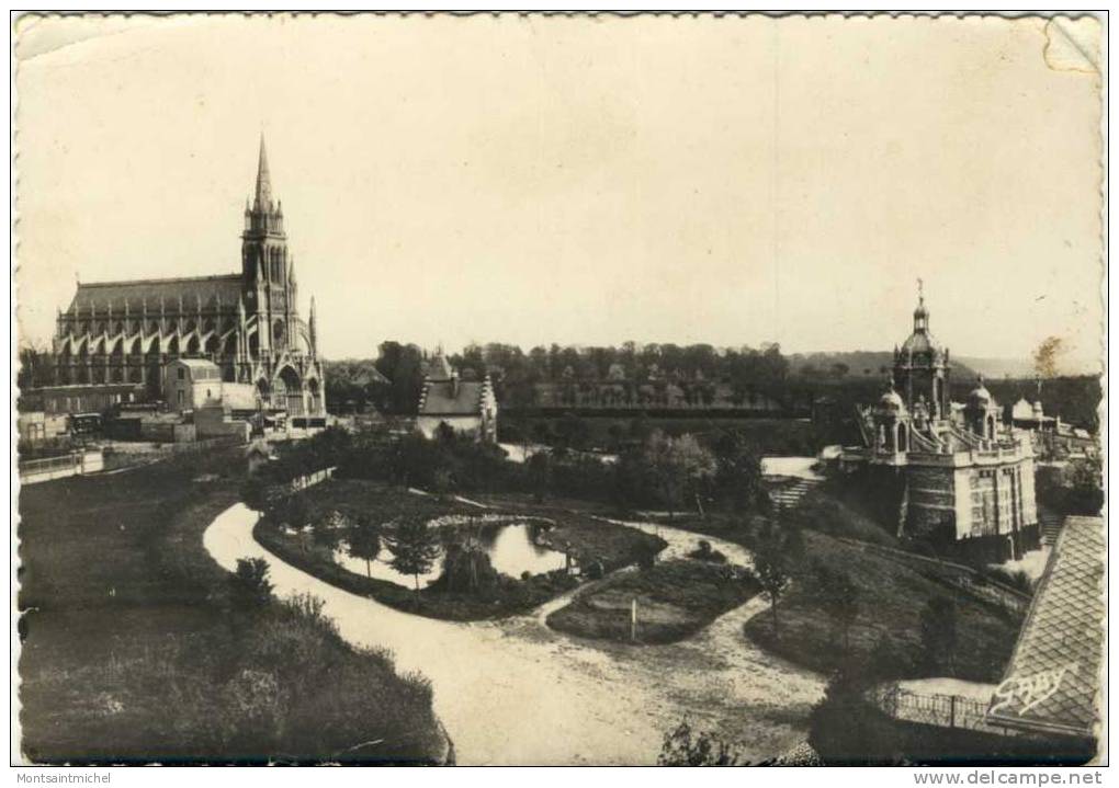 Bonsecours Seine-Maritime 76. Le Plateau, L´Eglise Et Le Monument De Sainte Jeann-d´Arc. - Bonsecours