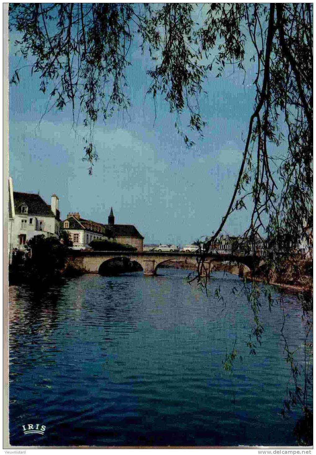 CPSM.  PONTIVY. BORDS DU BLAVET VERS LE PONT ET L´HOPITAL. - Pontivy