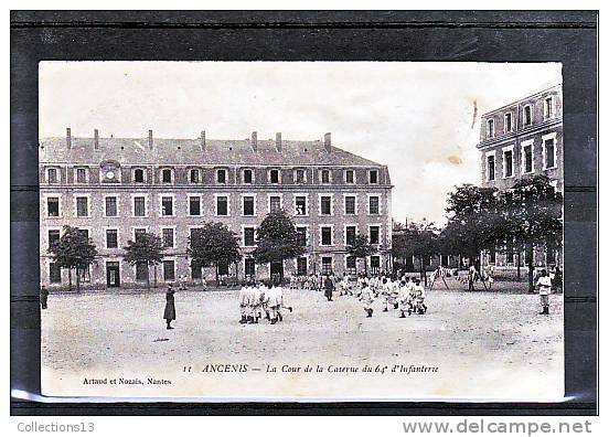 LOIRE ATLANTIQUE - Ancenis - La Cour De La Caserne Du 64è D'infanterie - Ancenis