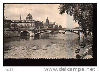 Jolie CP Photo 75 Paris - La Seine Le Tribunal De Commerce Et Le Palais De Justice Conciergerie - écrite Ed GUY 3.046 - La Seine Et Ses Bords