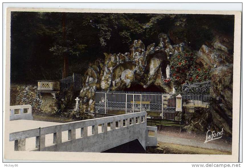 LE CHAMBON FEUGEROLLES--env 1960-Grotte De N.D De Lourdes De Cotatay Et Le Café De La Grotte---jolie Carte-- - Le Chambon Feugerolles