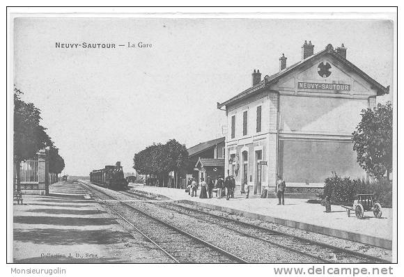 89 ) NEUVY SAUTOUR, La Gare, (vue Intérieure) ANIMEE, - Neuvy Sautour