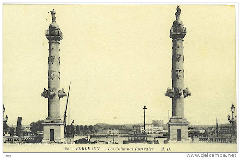 - BORDEAUX -  LES COLONNES ROSTRALES - - Monuments