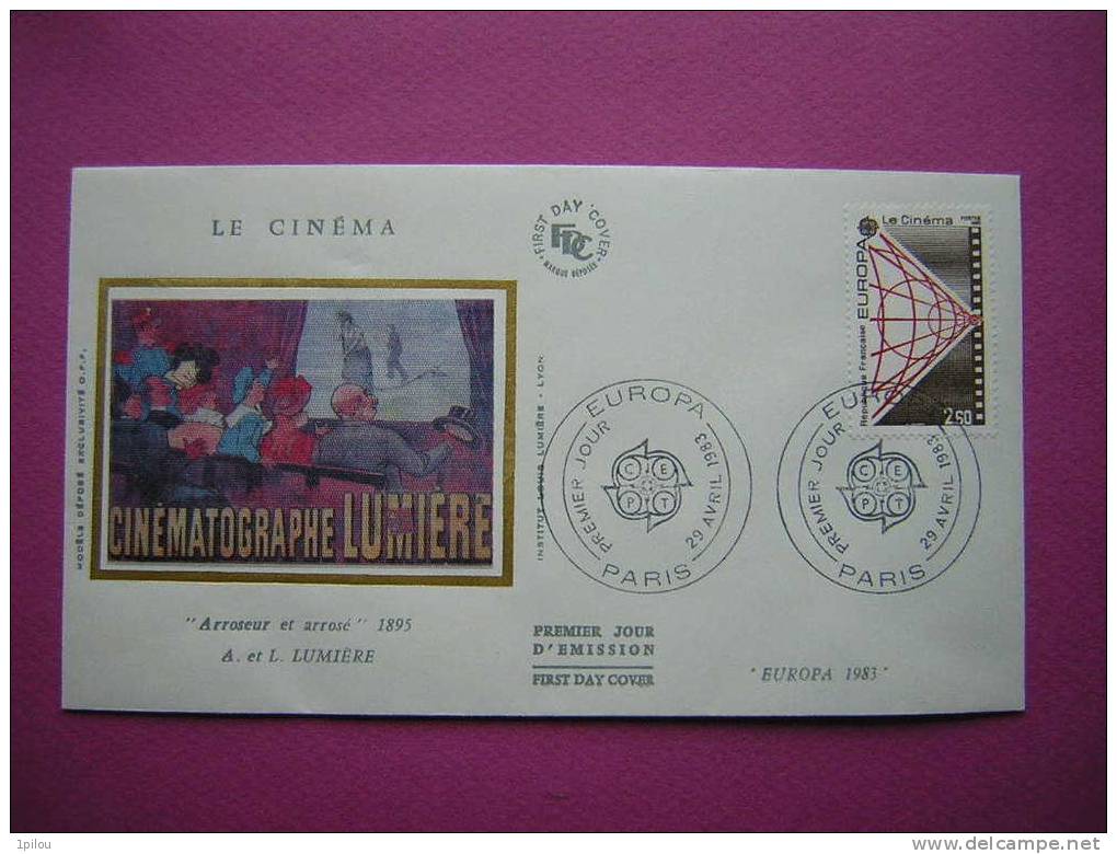 FRANCE. ENVELOPPE 1er JOUR SUR SOIE. EUROPA 1983. CINEMATOGRAPHE LUMIERE. - 1983