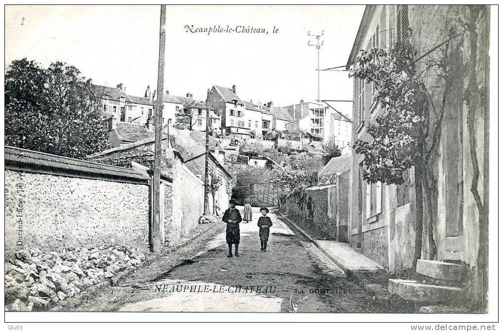 CPA - Neauphle-le-Château (78) - Lot De 2 CP - La Gouttière - La Place Mancest - Neauphle Le Chateau