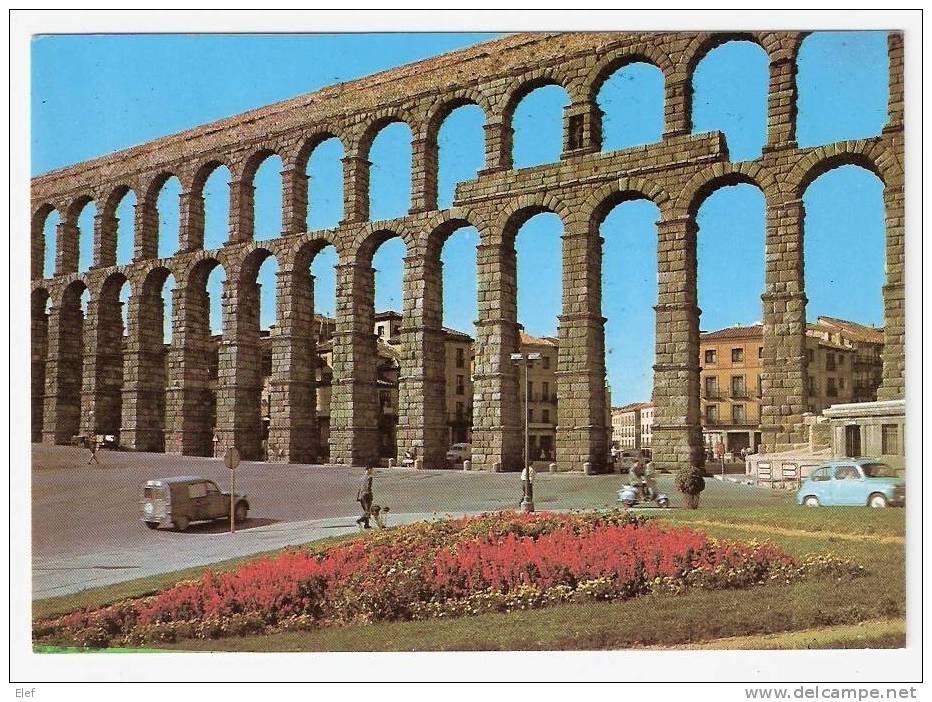 SEGOVIA : El Acueducto (Aqueduc) ; Scooter ; Belle 2cv Camionnette ; 1966 ; TB - Segovia