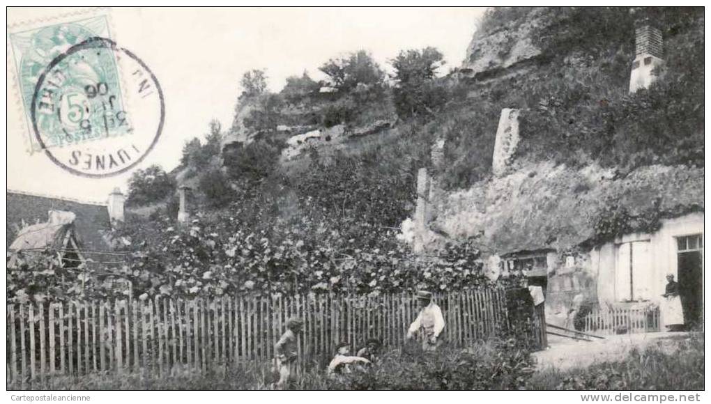 37 LUYNES 1906 HABITATIONS TROGLODYTES CHENE VERT  Famille Jardin/ CIRCULEE / 546A - Luynes