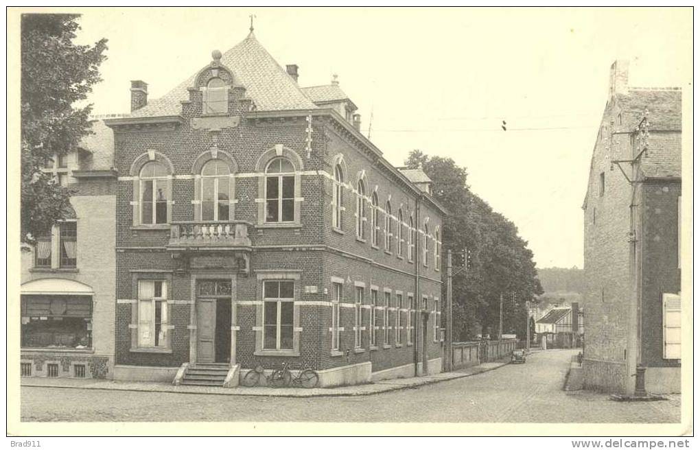 Grez-Doiceau: Hôtel De Ville +/- 1950 - Graven