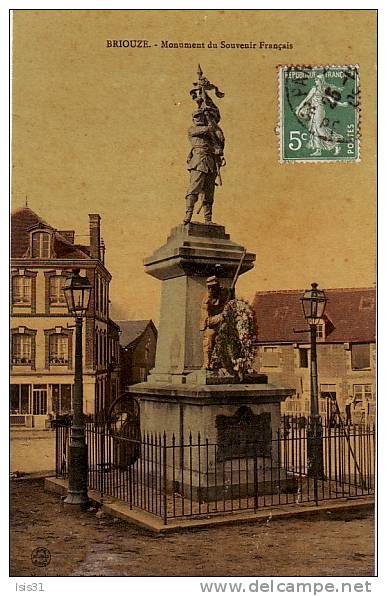 Dép 61 - O83 - Briouze - Monument Du Souvenir Français  - état - Briouze