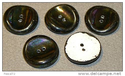 LOT 5 BOUTONS ANCIENS RONDS CERAMIQUE NACRES - Boutons