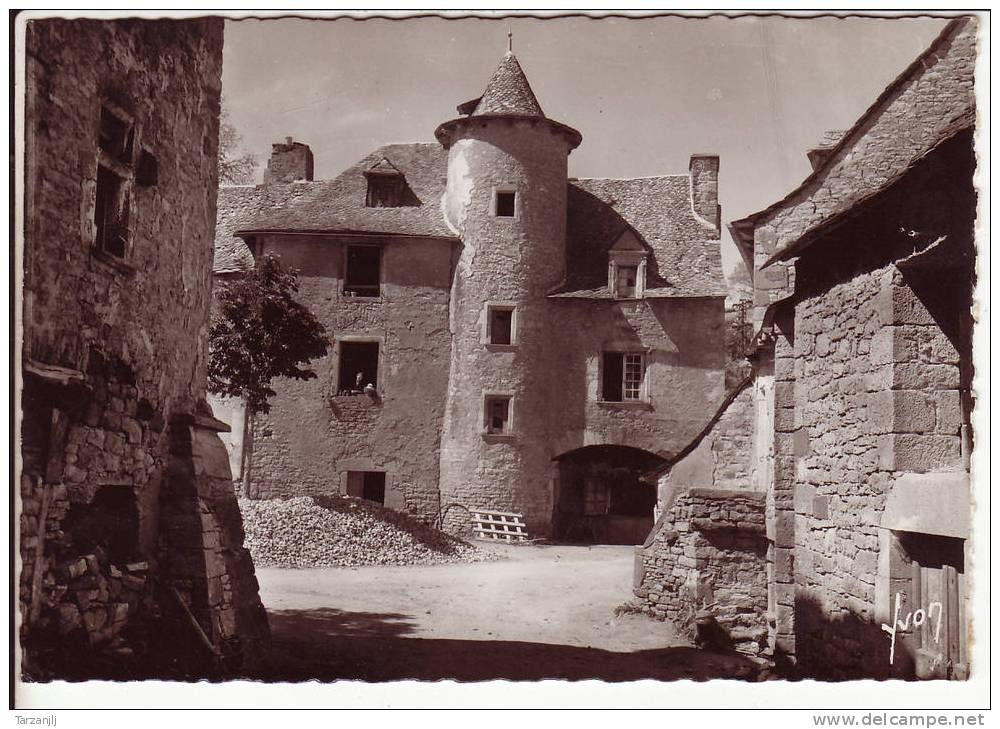 CPSM De Bozouls (Aveyron 12): La Place - Bozouls